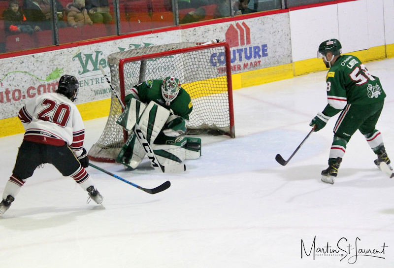 LE DESJARDINS – WILD S’INCLINE CONTRE COATICOOK
