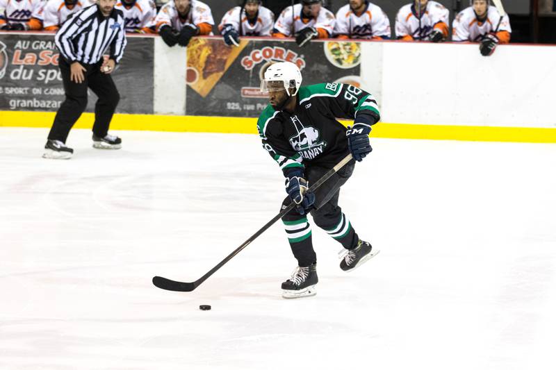 Les Mounties de Montréal signent Nathan Inniss