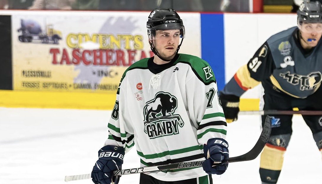 Les Mustangs de Contrecoeur ajoutent un bon attaquant